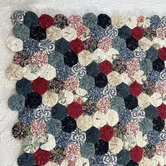 Vintage Handmade Amish Yo Yo Quilt Throw Table Decor Cottagecore 52x62